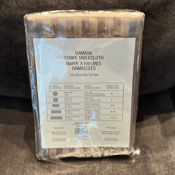2/$30 Brown striped tablecloth - rectangle 8-10ppl - Picture 3 of 4